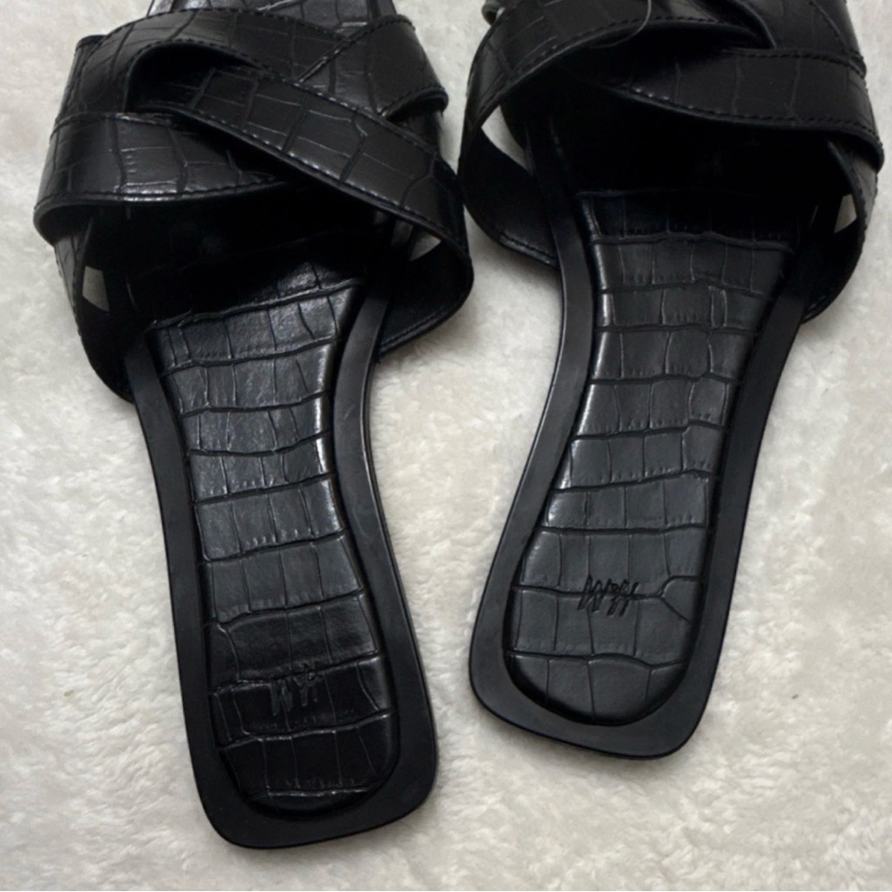H&M Black Croc-Embossed Woven Slide Sandals - Picture 3 of 4